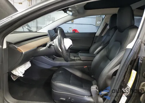 2018 Tesla Model 3 z USA, uszkodzony, nr VIN 5YJ3E1EBXJF151364